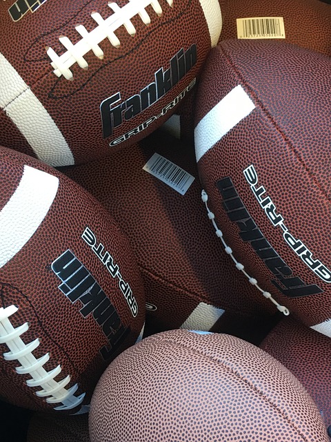 疑截然不同 疑截然不同